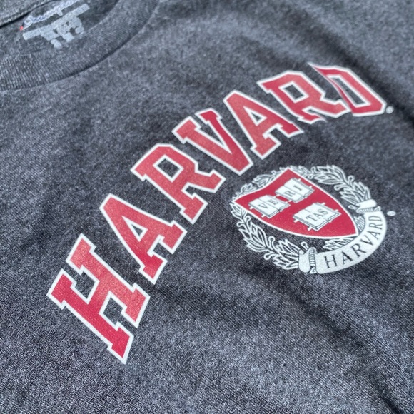 Harvard Crop Top - Picture 3 of 4